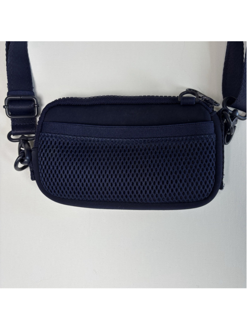 Dagne Dover Mara Phone Sling N y Blue Neoprene Crossbody Bag Small Travel - Picture 6 of 8
